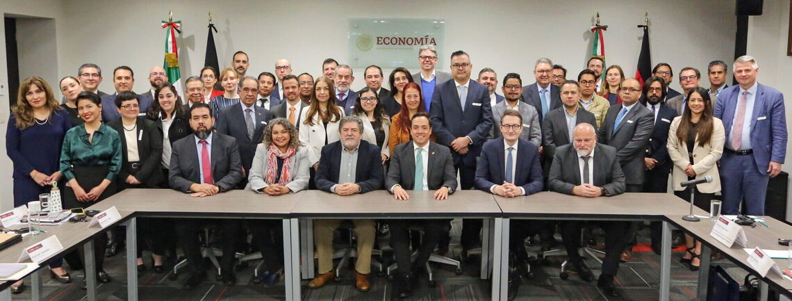 Die Teilnehmenden bei der Jahressitzung des Deutsch-Mexikanischen Digitaldialogs 2024